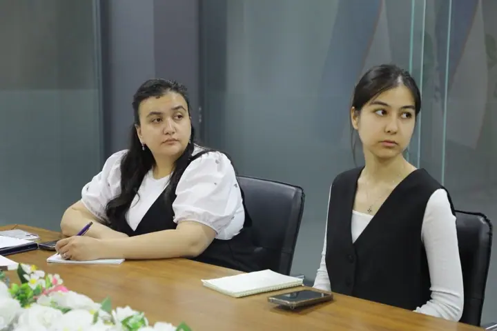 Yoshlar parlamenti a'zolari bilan tanqidiy-tahliliy muloqot