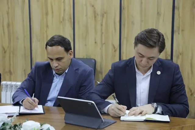 Yoshlar parlamenti a'zolari bilan tanqidiy-tahliliy muloqot